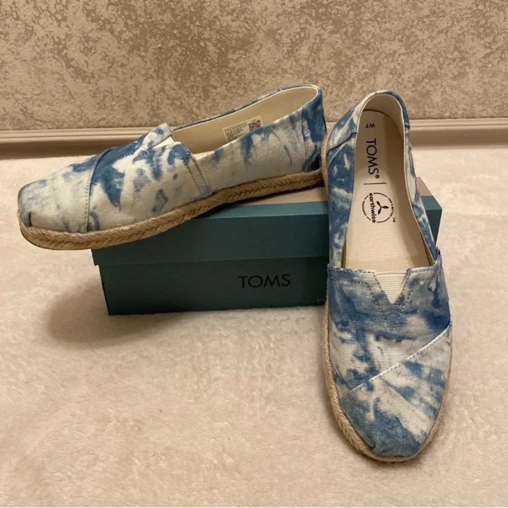TOMS Blue And White Tie-Dye Espadrilles
